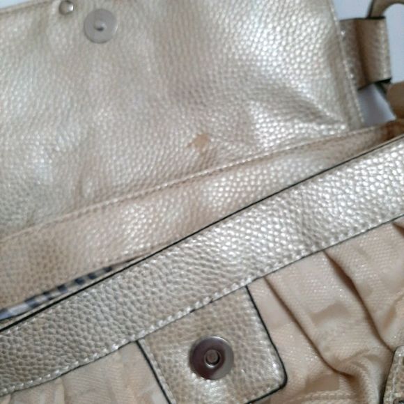 Cute Guess Shoulder Bag - Picture 6 of 7